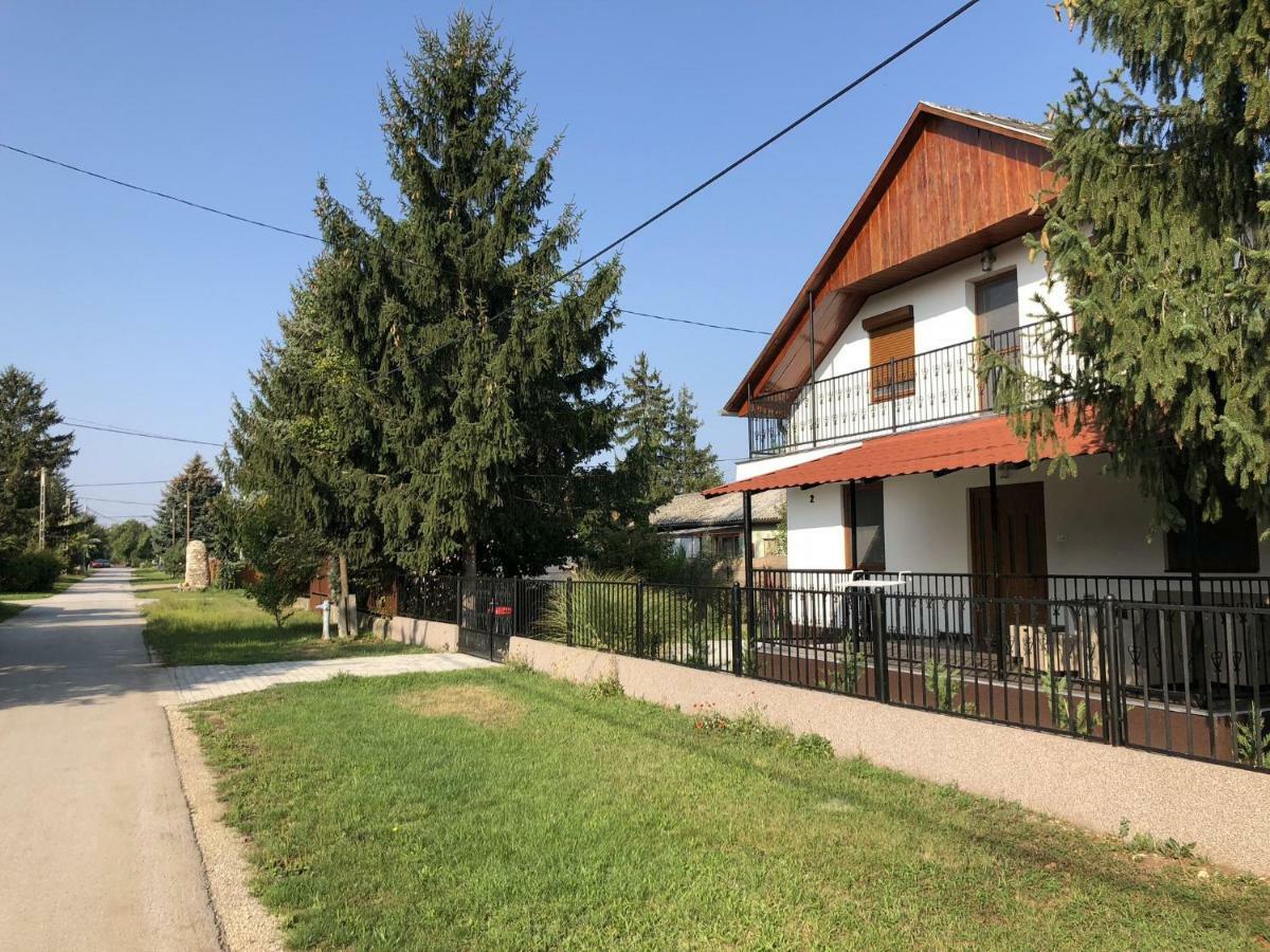 Starlight Apartment Mezőkövesd Exteriér fotografie